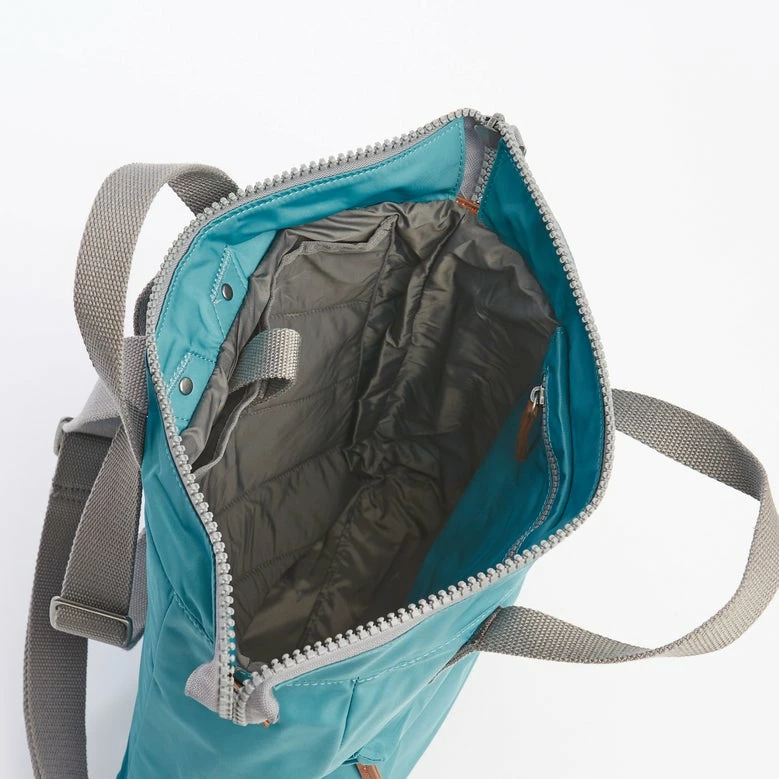 Mochila Roka London Bantry B Pequeña Sostenible Nylon Turquesa(petrol) 6 Mochila Roka London Bantry B Pequeña Sostenible Nylon Turquesa(petrol) - Imagen 4