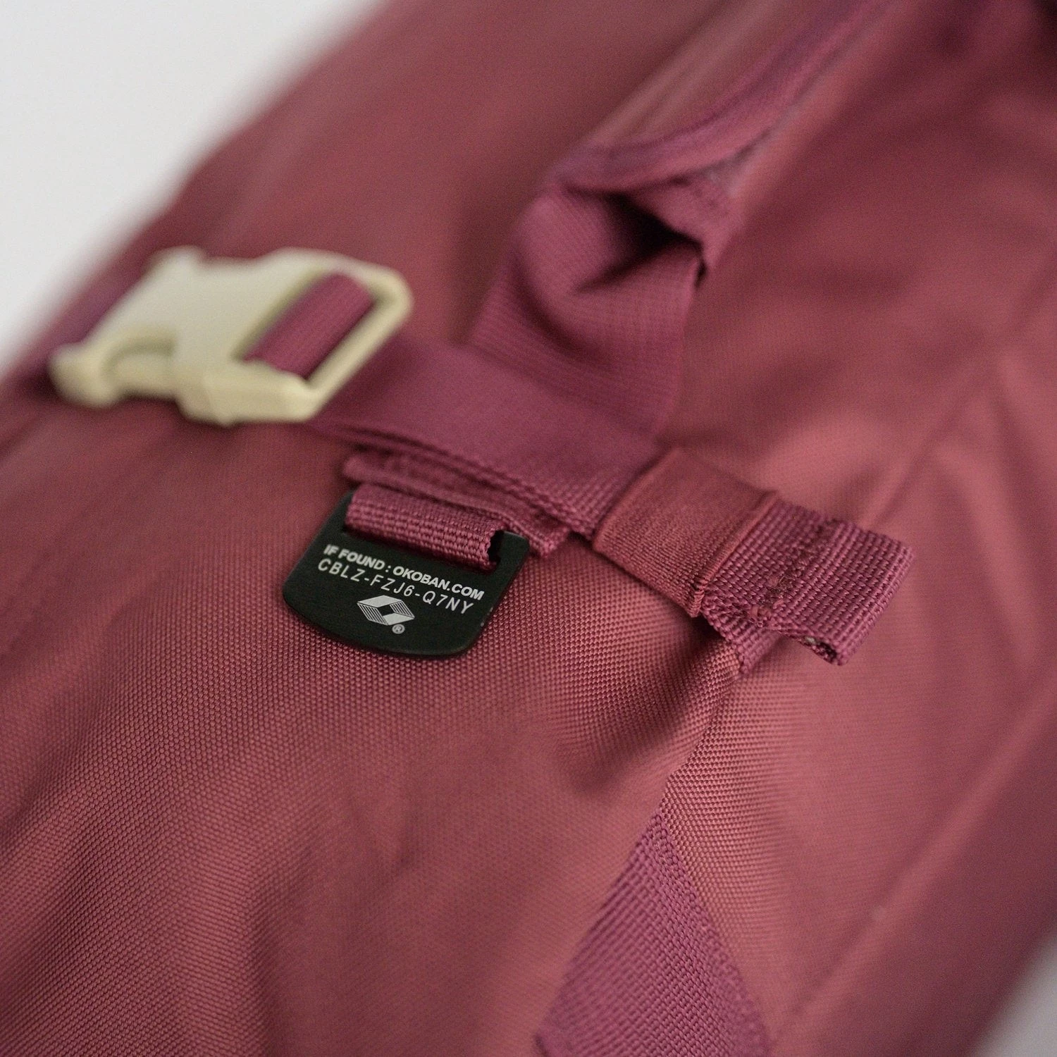 Mochila De Viaje Cabin Zero Classic 28 L. Granate (Napa Wine) 11 Mochila De Viaje Cabin Zero Classic 28 L. Granate (Napa Wine) - Imagen 9