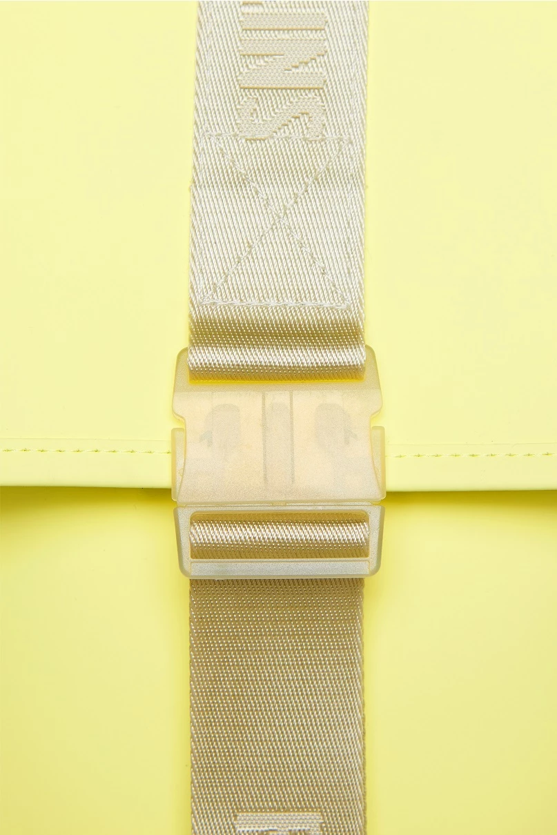 Mochila Rains Trail Mini Amarillo (Straw) 6 Mochila Rains Trail Mini Amarillo (Straw) - Imagen 4