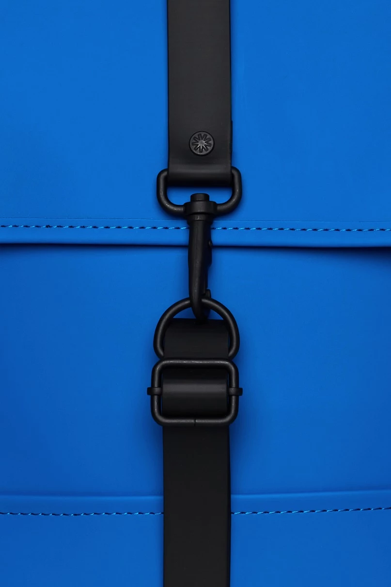 Mochila Rains Mini Azul Electrico (Waves) 5 Mochila Rains Mini Azul Electrico (Waves) - Imagen 3