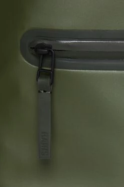 Mochila Roll Top Rucksac Rains Verde (Evergreen) -Viajar Tienda de ventas 30403